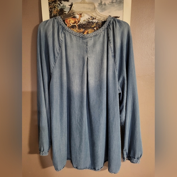 Womens top - Picture 2 of 2